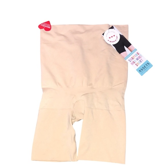 🥳 3/$26 Assets by Spanx High Waist Shaping Shorts Nude Beige - Picture 7 of 9